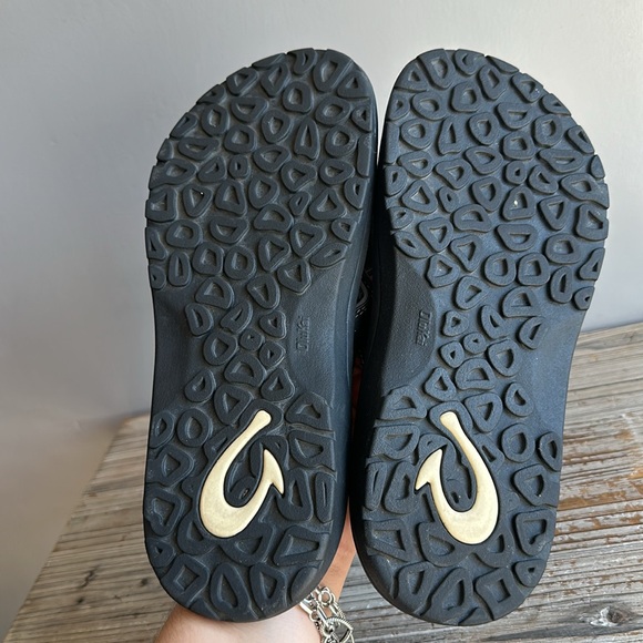 Olukai sandals size 8 great used condition - Picture 4 of 6
